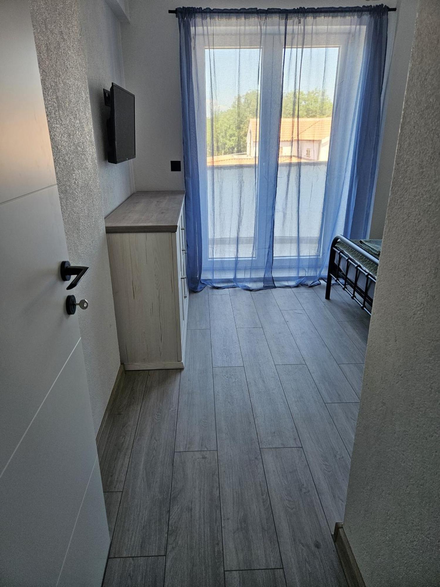 Apartmani 1 Pinezici Exterior foto